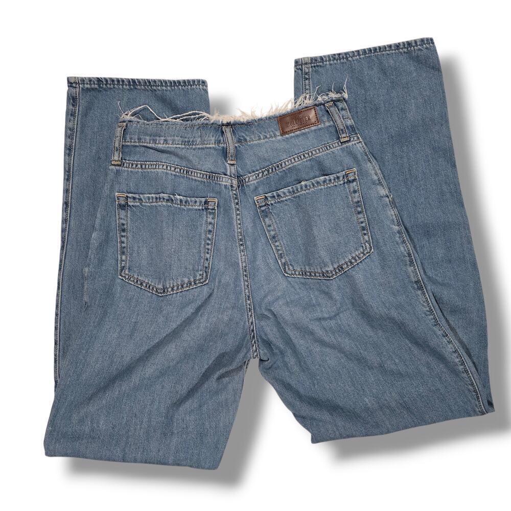 Hollister Women’s Ultra High-Rise Dad Jeans Raw Hem Light Wash - Picture 4 of 10